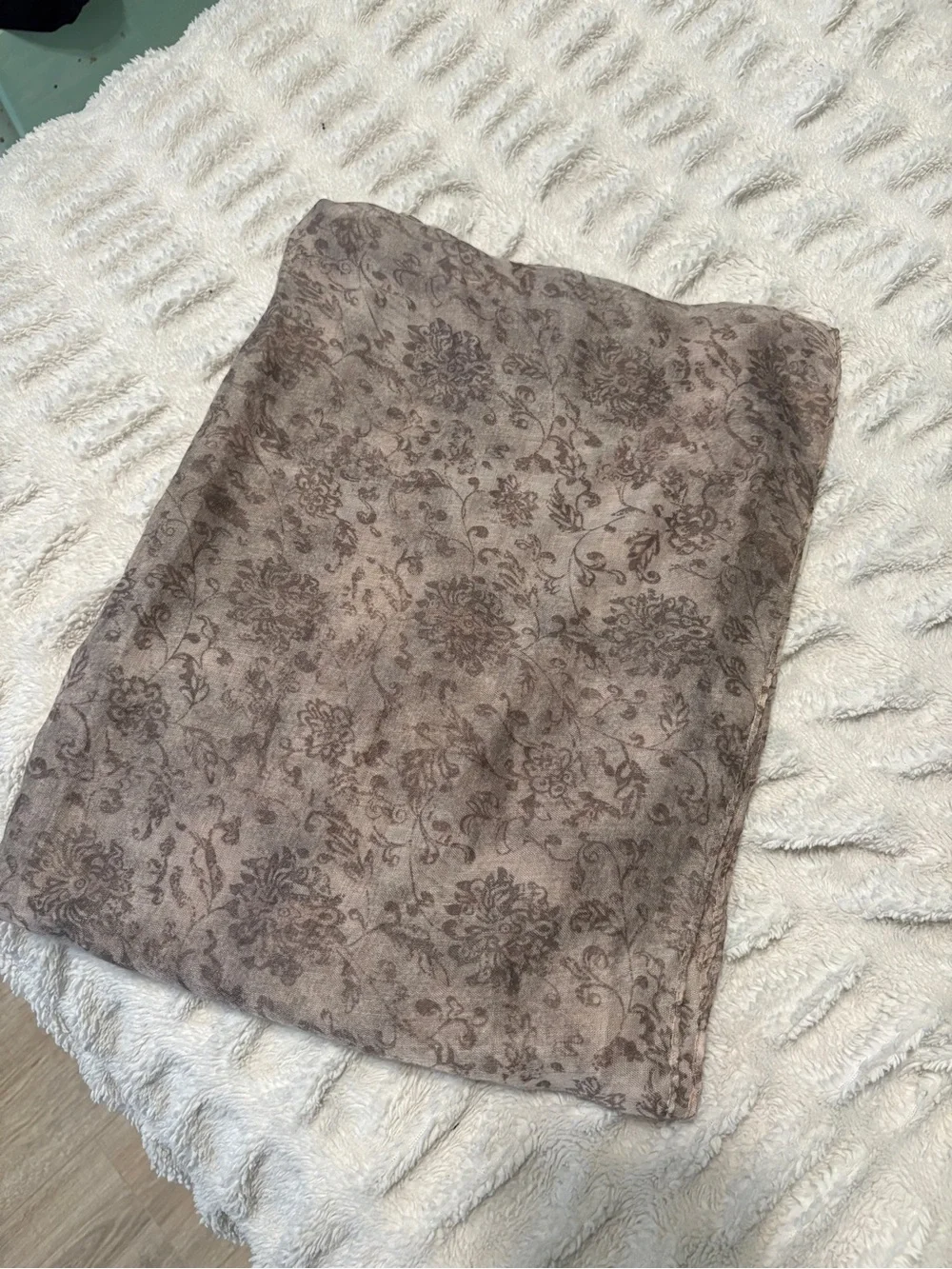 Elegant Floral Pattern Scarf in Taupe